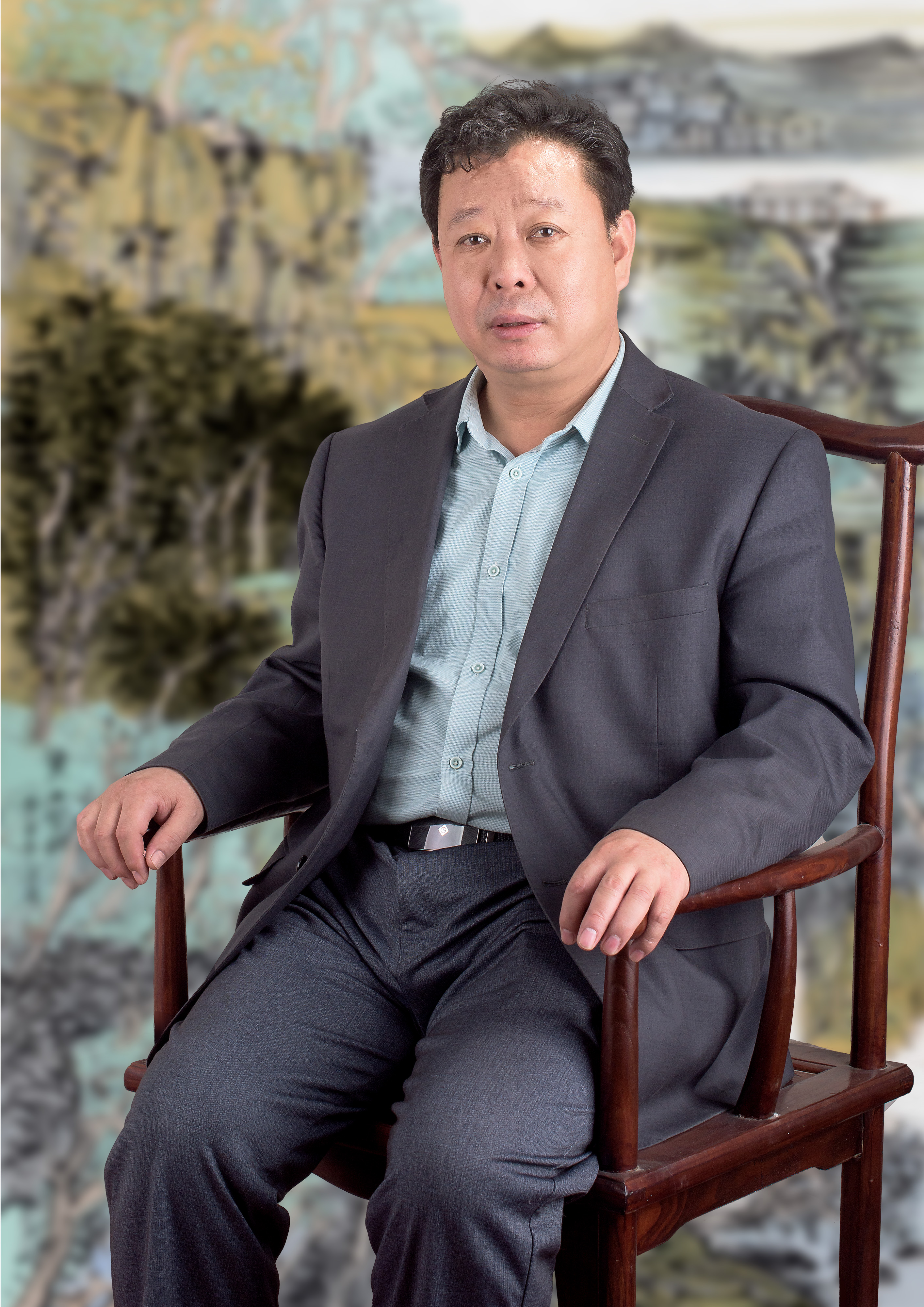 赵德亮，金融美协会员，山东省金融美协理事、山水画艺委会秘书长，山东省美协会员，滨州市科普美术家协会秘书长，滨州画院院士，现从业于工行滨州分行。两次入选中国美协举办的作品展，其中一次获得优秀奖，积分三分，并被中国美协收藏；一次被中国美协选为中国美术馆展出，四次入选山东省美协举办的作品展，五次入选山东省画院举办的作品展，多次入选中国金融美协,全国工商银行组织的作品展，同时被山东省金融美协评为艺术家称号，山东省工商银行美术专业评委。.jpeg